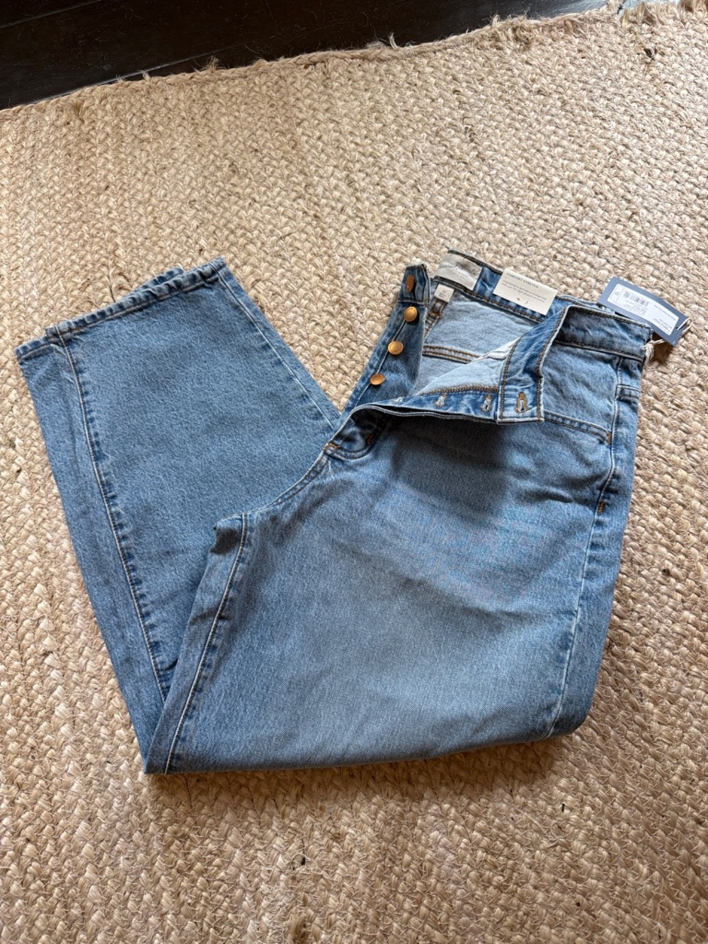 Universal Thread Women’s High Rise Balloon Jeans in Light Blue Denim